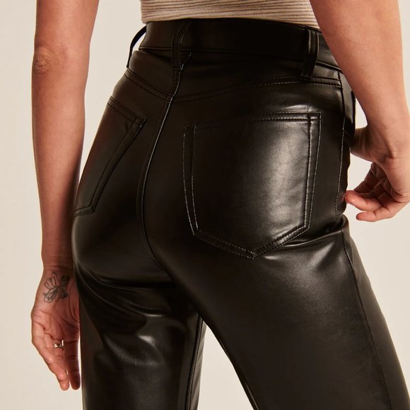 NWT Abercrombie Vegan Leather 90s Straight Pants (tik tok sensation) in black - Picture 3 of 6